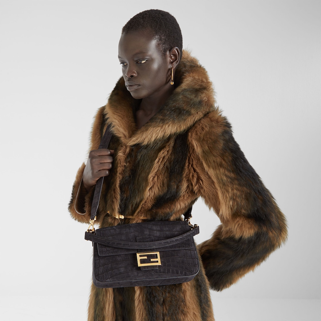 FENDI Baguette Black nubuck crocodile leather bag - Image 5